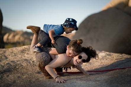 DSC04679-Exposure-WalkingPictures_S Hagar with kids on her back